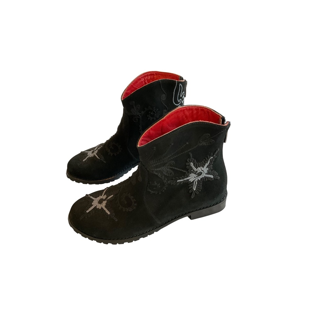 Artemis Design Co Ankle Boots Size 38 Women Black Suede Embroidered Red Lining